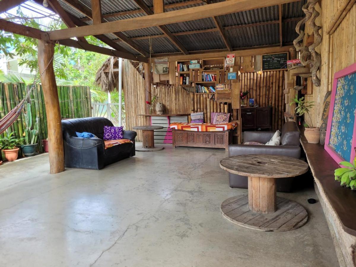 Roots Family Hostel Puerto Viejo de Talamanca ภายนอก รูปภาพ