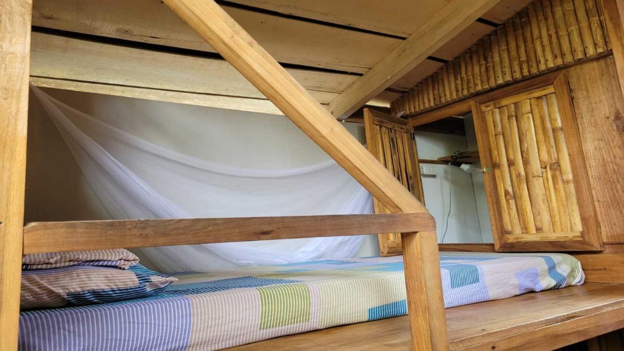 Roots Family Hostel Puerto Viejo de Talamanca ภายนอก รูปภาพ
