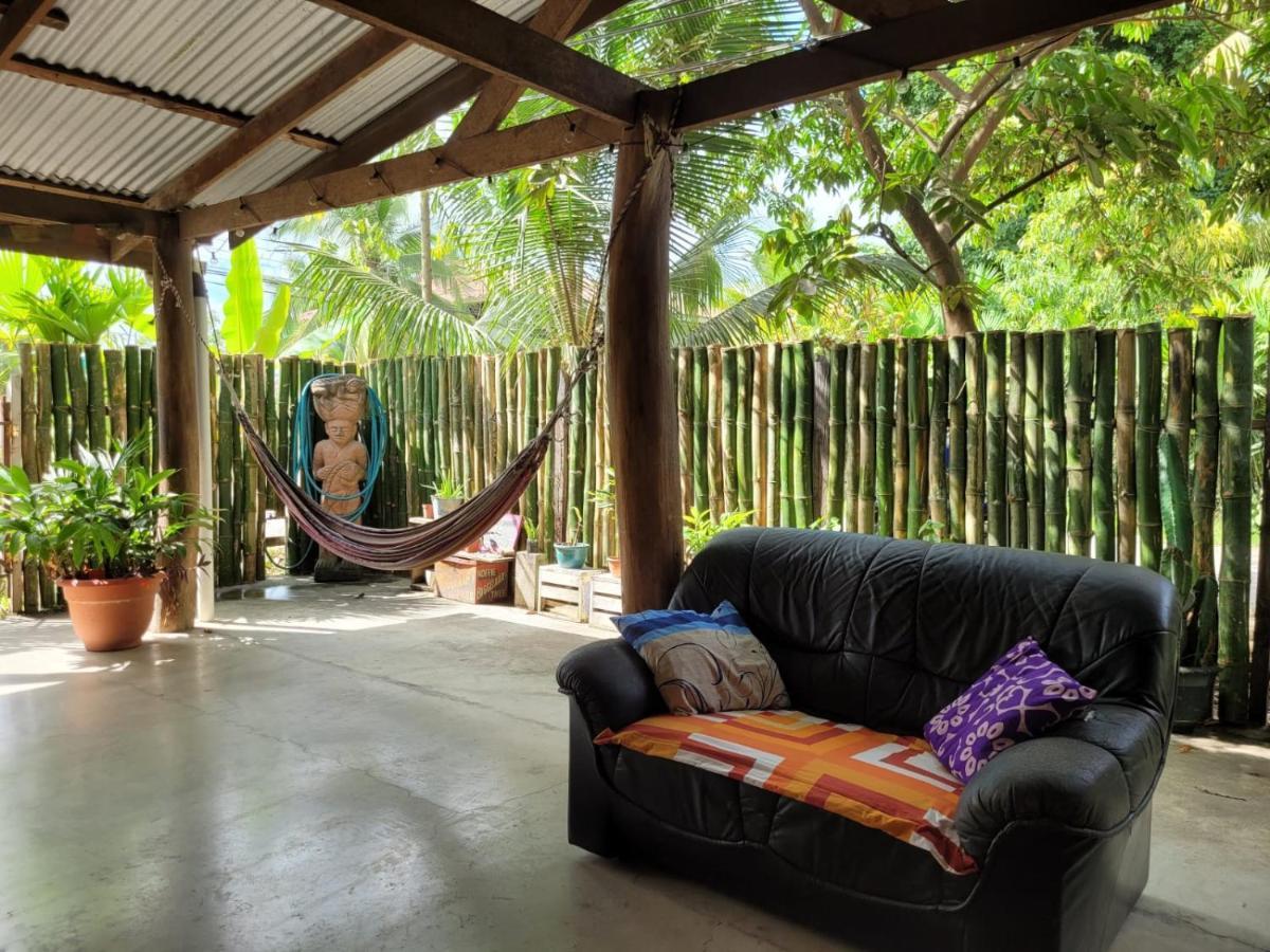 Roots Family Hostel Puerto Viejo de Talamanca ภายนอก รูปภาพ
